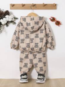 SHEIN Bimbo carino orso stampata maniche lunghe con cappuccio Giacche e Pantaloni affusolati Set - Cachi - Visualizzare 4