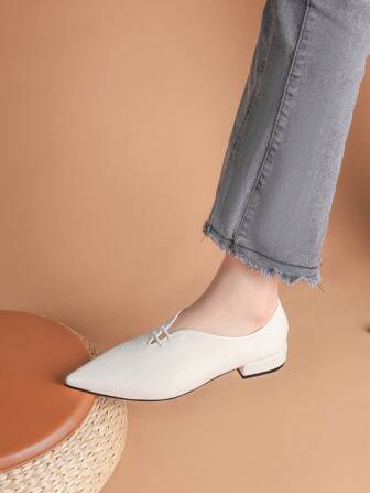Women's Simple And Comfortable White Pointed Toe Flat Shoes