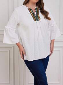 SHEIN Cottnline Plus Contrast Geo Tape Notched Neckline Flare Sleeve Blouse - White - View 5