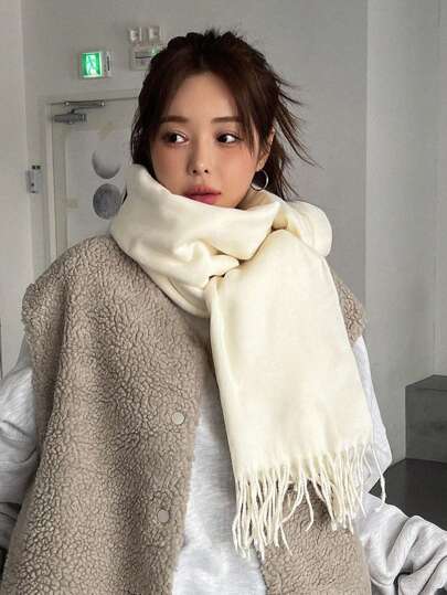 DAZY Solid Color Fringe Trimmed Fashionable Simple Scarf