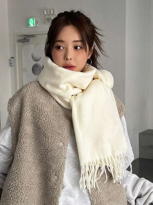 DAZY Solid Color Fringe Trimmed Fashionable Simple Scarf