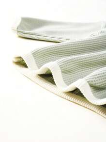 Camiseta acanalada con ribete de contraste y pantalones para bebé niño - Verde - Ver 5