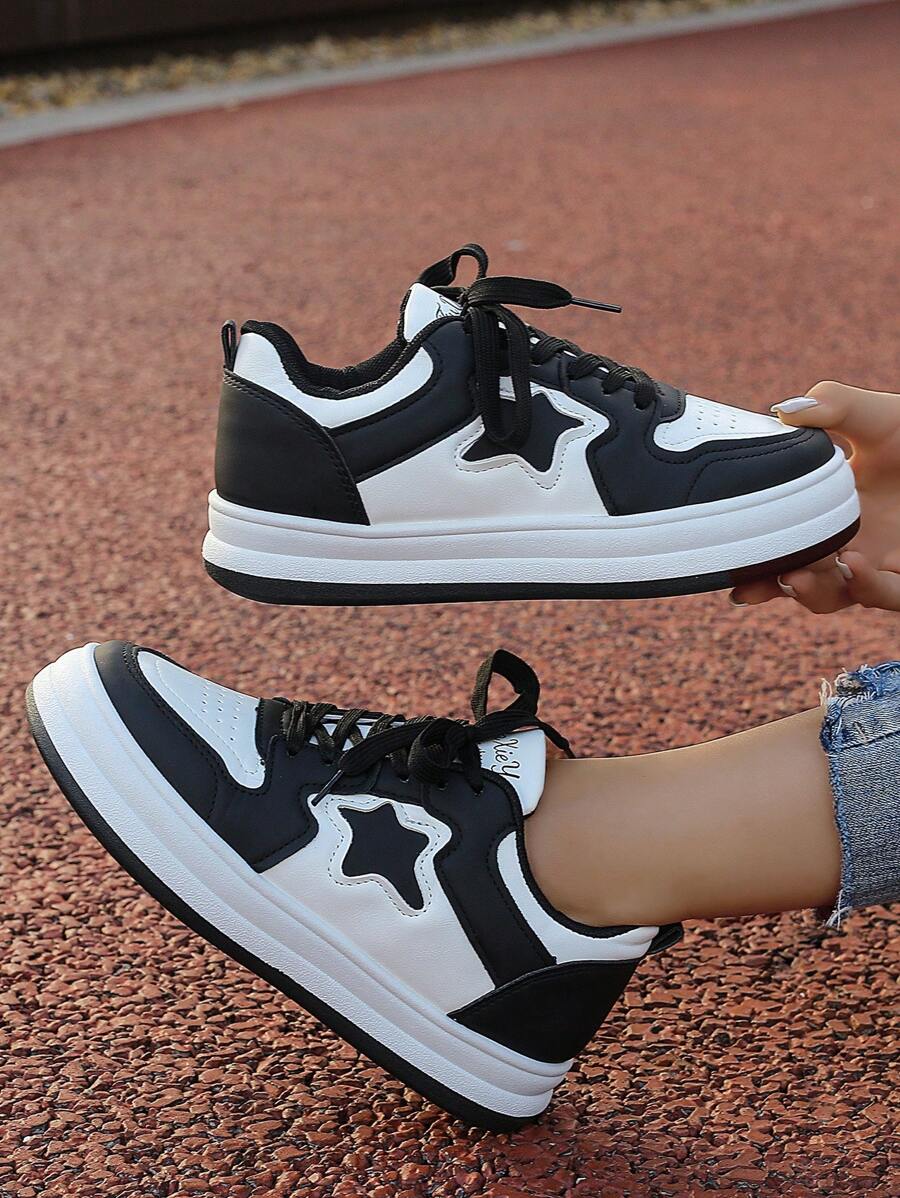 Nuevos tenis de mujer 2023 con estampado de estrellas en blanco y negro, suela gruesa, de estilo coreano y alta atracción para deportes y ocio - Negro - Ver 1