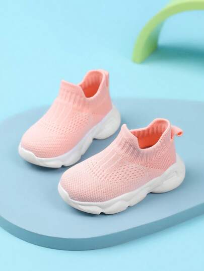 Fashionable Anti-slip Comfortable Outdoor Athletic Shoes For Kids