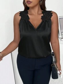 SHEIN LUNE 大碼拼接水溶蕾絲緞面襯衫 - 黑色 - 查看 3