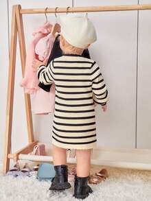 SHEIN 女嬰休閒寬鬆適合長袖圓領套頭衫條紋圖案毛衣洋裝 - 彩色 - 查看 2