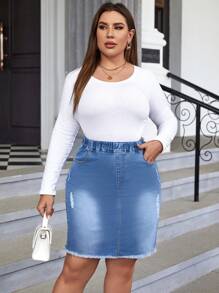 SHEIN Privé Plus Ripped Raw Trim Denim Skirt - Medium Wash - View 4