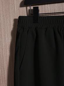 SWAVVY Men Letter Patched Sweatshirt & Shorts