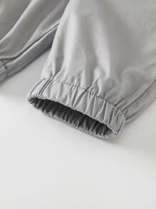 男嬰條紋印花前蝴蝶結襯衫和褲子