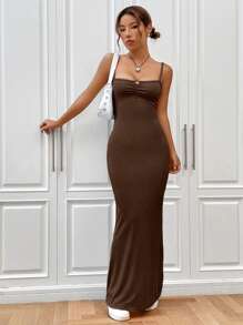 SHEIN EZwear 素色胸部褶皺吊帶連衣裙 - 咖啡棕 - 查看 4