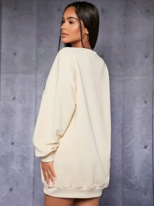 SHEIN PETITE 標語圖案落肩袖超大衛衣洋裝 - 米色 - 查看 2