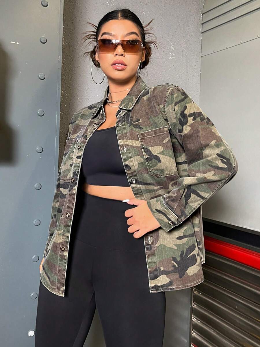 SHEIN EZwear Plus Camo Print Patched Pocket Denim Jacket - Army Green - View 1