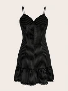 ROMWE Grunge Punk 條紋印花蕾絲拼接荷葉邊吊帶連衣裙 - 黑色 - 查看 2