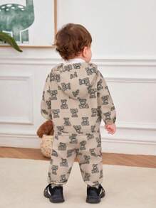 SHEIN Bimbo carino orso stampata maniche lunghe con cappuccio Giacche e Pantaloni affusolati Set - Cachi - Visualizzare 2