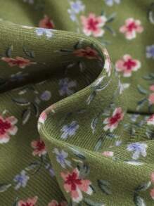 SHEIN Tween Girl Ruffle Trim Tee & Ditsy Floral Print Fold Pleated Shorts - Multicolor - View 6