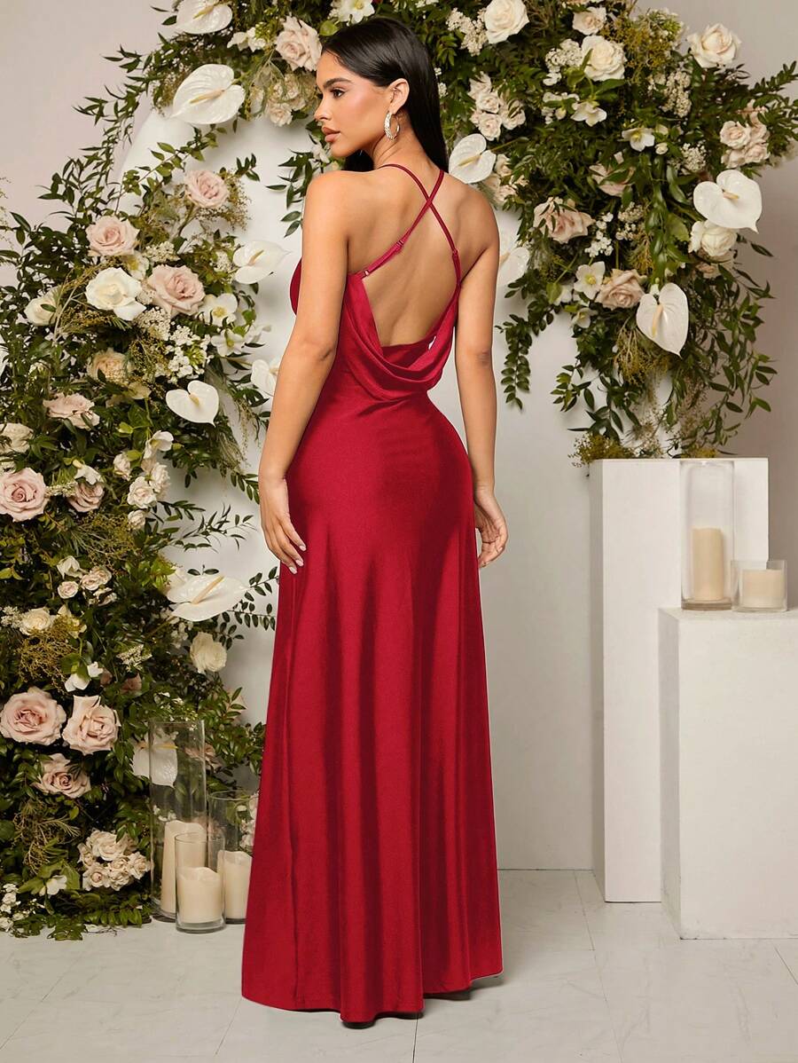 SHEIN Belle Vestido de dama de honor con abertura lateral y espalda descubierta en rojo burdeos con drapeado cruzado - Burdeos - Ver 1