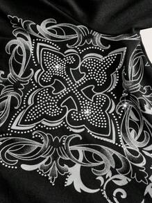 ROMWE Grunge Punk Cross Pattern Rhinestone Tee - Black - View 3