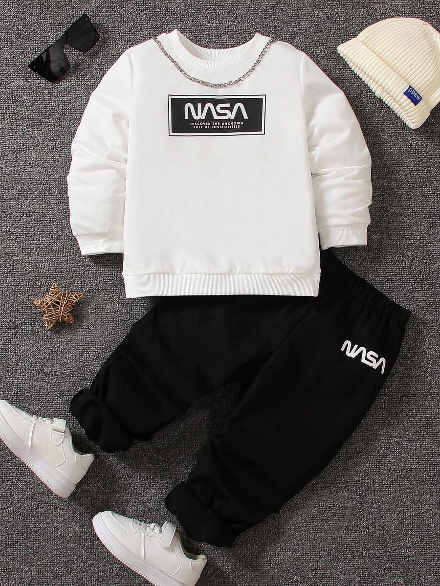 SHEIN 2pcs/Set Young Boy Crew Neck English Print Sweatshirt And English Printed Casual Pants, Fall/Winter Cute Fashion Streetwear Sportswear - Black - View 1