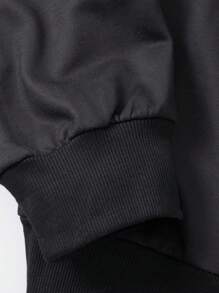 Manfinity 男士1入組字母圖案運動衫 - 黑色 - 查看 4