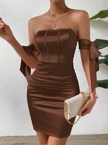Allurite Vestido ajustado de hombros descubiertos con nudo lateral fruncido de satén - Marrón Chocolate - Ver 6