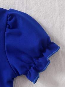 SHEIN Baby Girl Heart Print Puff Sleeve Contrast Binding Tee & Cape & Belted Skirt Costume Set