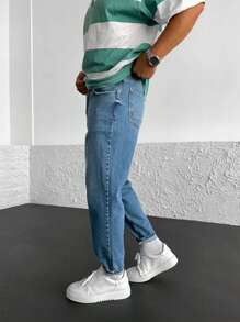 Men Slant Pocket Tapered Jeans - Medium Wash - View 2