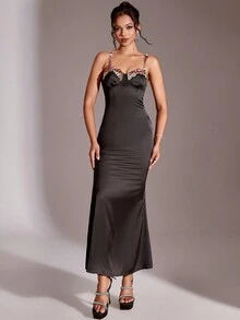 花卉刺繡魚尾裙下擺緞面吊帶洋裝