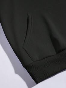 SHEIN EZwear 加大码雕塑字母图案袋鼠口袋抽绳保暖内衬卫衣 - 黑色 - 查看 5
