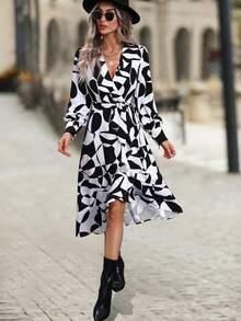 Vestido camisero con estampado geométrico bajo con fruncido con cinturón - Blanco y Negro - Ver 4