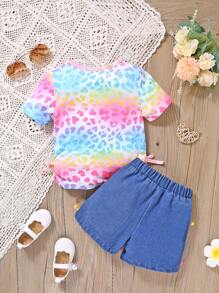 SHEIN 年輕女孩豹紋t恤和破洞牛仔短褲