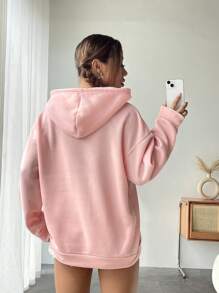 SHEIN EZwear Đồ họa Chữ cái Thả vai Dây rút Hoodie - Màu Hồng baby - Xem 2