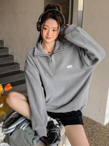 字母贴片细节落肩半拉链超大羊毛套头衫，秋季女装运动衫 - 淺灰色 - 查看 3