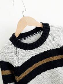 SHEIN Chica preadolescente Jersey con patrón de rayas de manga raglán