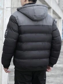 Manfinity Homme Áo khoác nam cỡ lớn có đệm lót có họa tiết chữ, thiết kế khối màu và mũ trùm đầu có dây rút - màu đen - Xem 2