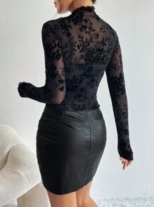 SHEIN Privé Camiseta flocado de malla de cuello alto
