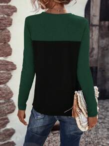 SHEIN LUNE 双色纽扣细节不对称下摆 T 恤图案 T 恤女式上衣 - 墨綠色 - 查看 2