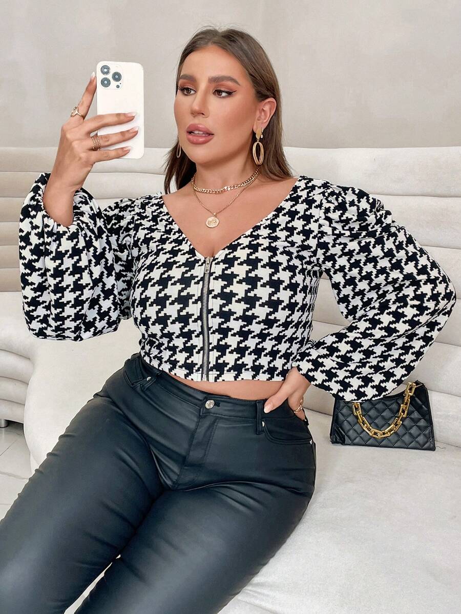 SHEIN Essnce Plus Houndstooth Print Lantern Sleeve Crop Tee - Black and White - View 1