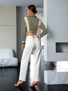 Sollinarry 字母圖案十字交叉後綁帶短款襯衫 - 卡其色 - 查看 2