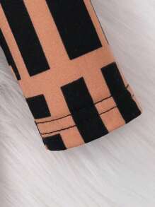 SHEIN Młoda dziewczyna Geo Print Zabudowany dekolt Sukienki Bez torby