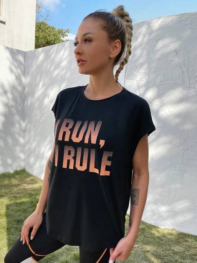 خزان رياضي بطبقة مفصلة منقسمة الحافة بقصة رقبة دائرية