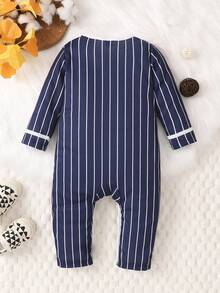 男嬰條紋和字母圖案連身褲