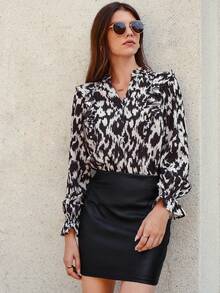 SHEIN Frenchy Allover Print Flare Sleeve Ruffle Trim Notched Neckline Blouse - Black and White - View 7
