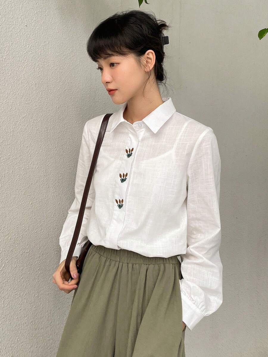 FRIFUL 花卉刺绣纽扣前衬衫长袖上衣 - 黑與白 - 查看 1