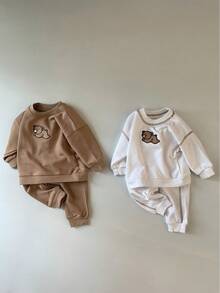 男嬰 1 入組刺繡卡通圖案運動衫和 1 入組運動褲（不含帽子和襯衫） - 白色 - 查看 3