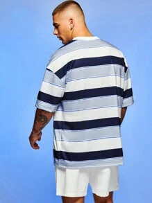 Manfinity Hypemode Men Striped & Letter Graphic Drop Shoulder Tee