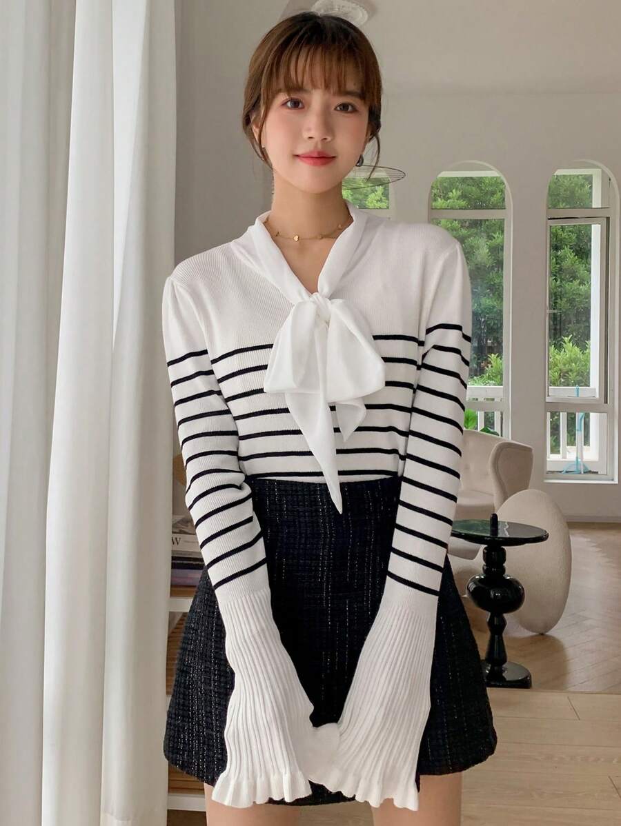 DAZY 条纹图案系带领喇叭袖毛衣秋季 - 白色 - 查看 1