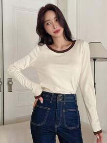 DAZY Viền tương phản Cổ v Áo thun - Màu be - Xem 4