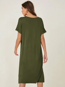 SHEIN BASICS Vestido estilo camiseta unicolor bajo con abertura - Verde militar - Ver 2