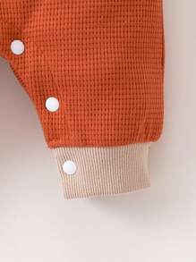 SHEIN Baby Girl Slogan Graphic Contrast Binding Button Detail Jumpsuit & 3D Ear Design Hat - Orange - View 6