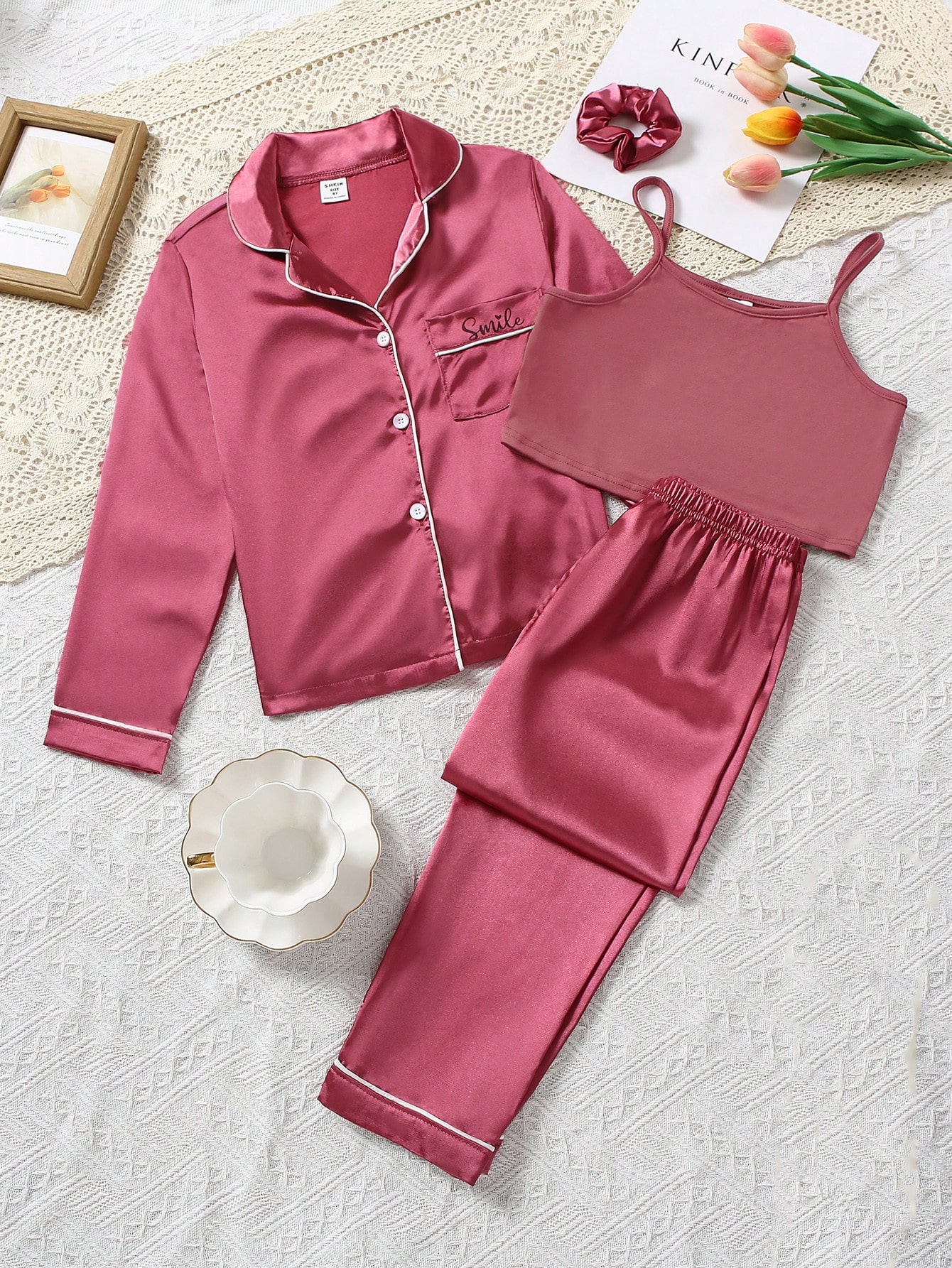 MGA Entertainment Poupée de mode Bella pour soirée pyjama - Collection Junior High (Rose) pas cher MGA Entertainment Poupée de mode Bella pour soirée pyjama - Collection Junior High (Rose) pas cher